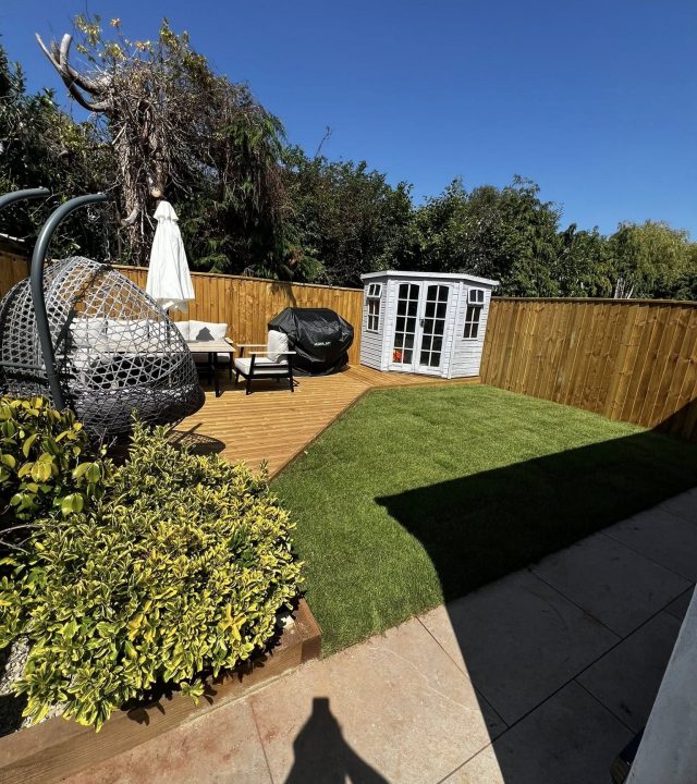 outdoor carpentry garden fence in torquay